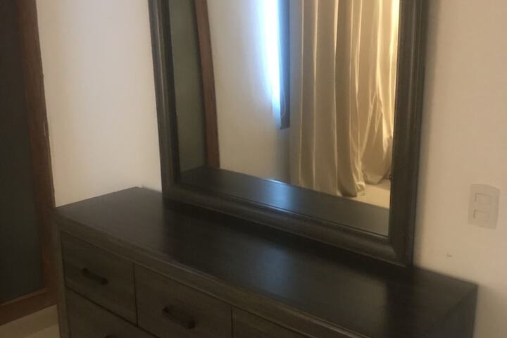 Room 8 of 27