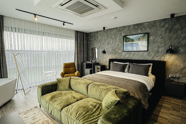 Room 40 of 67
