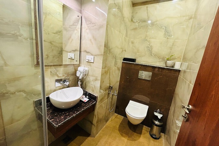 Room 20 of 34