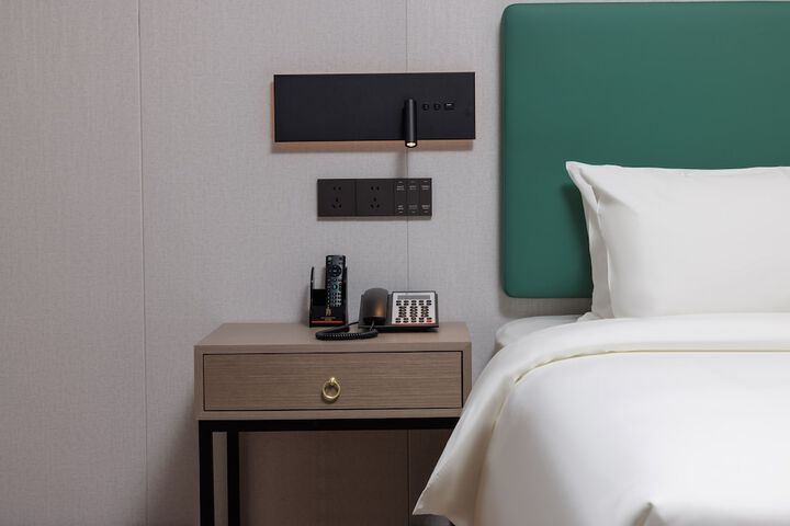 Room 3 of 8