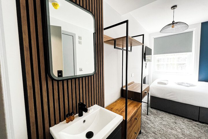 Room 4 of 19
