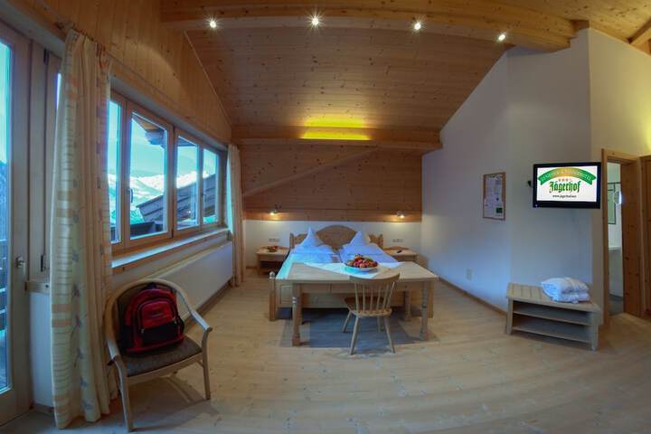 Room 7 of 117