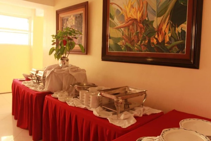 Dining 22 of 47