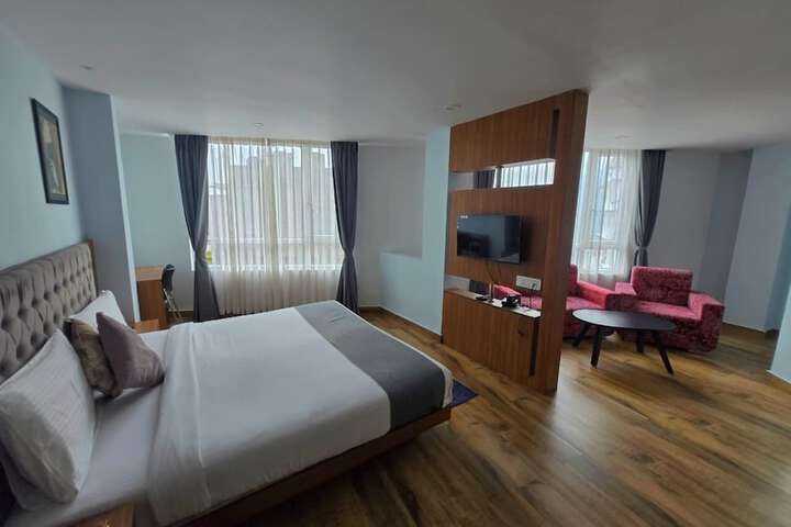 Room 7 of 28