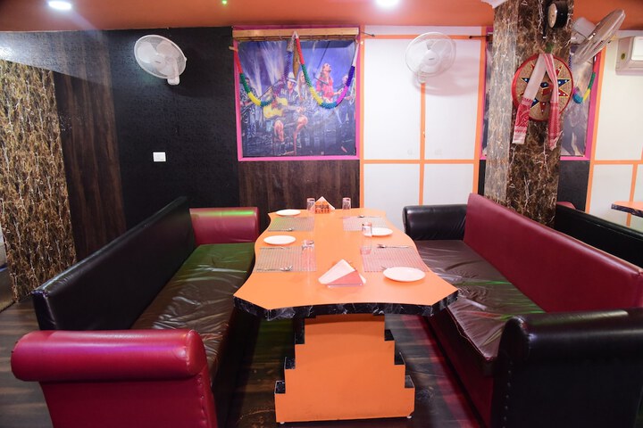Dining 7 of 13