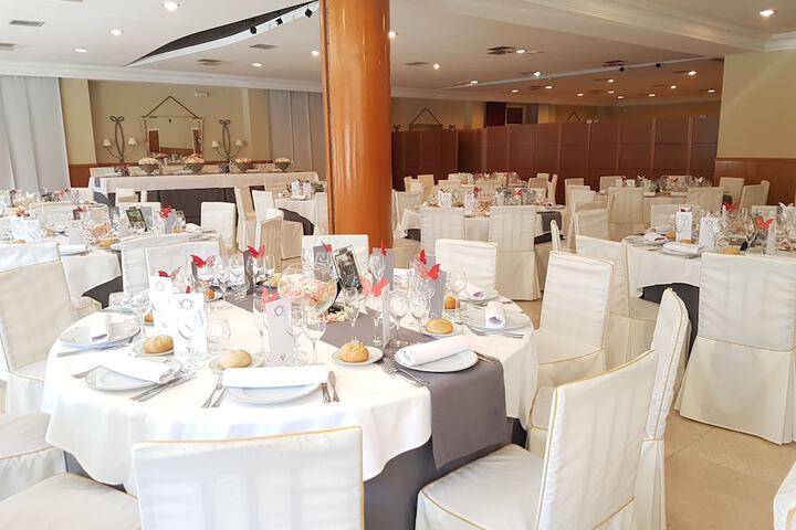 Ballroom/Hall 30 of 40