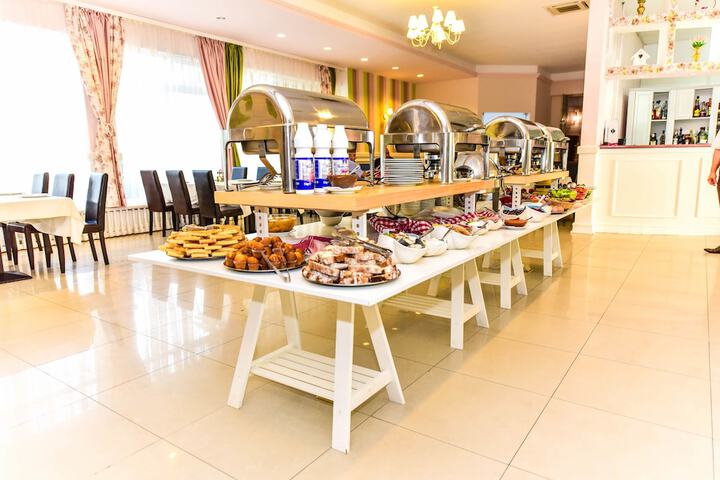 Breakfast/Coffee Service 121 of 147