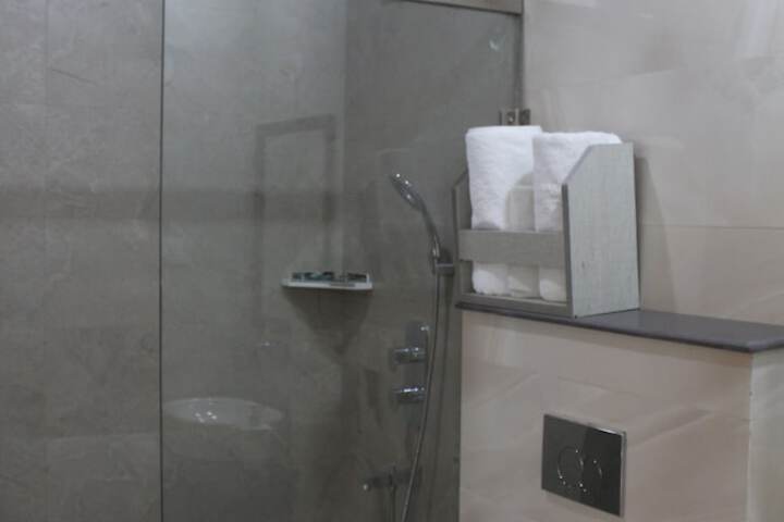 Room 12 of 31