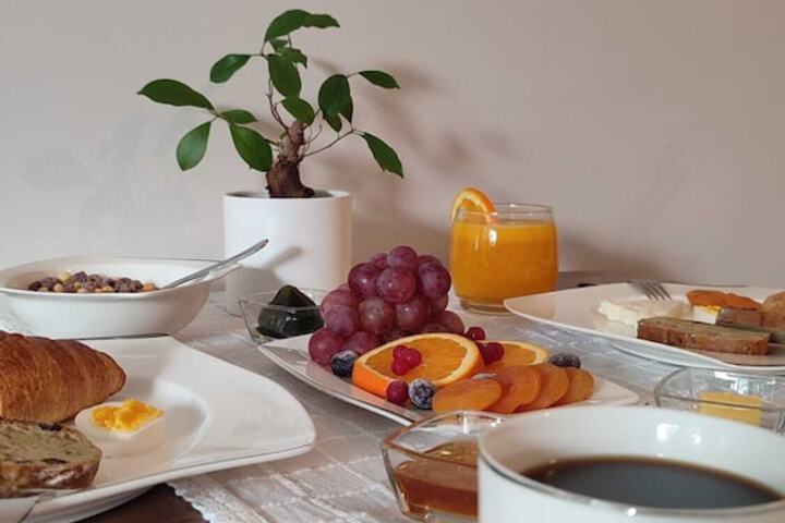 Breakfast/Coffee Service 58 of 77