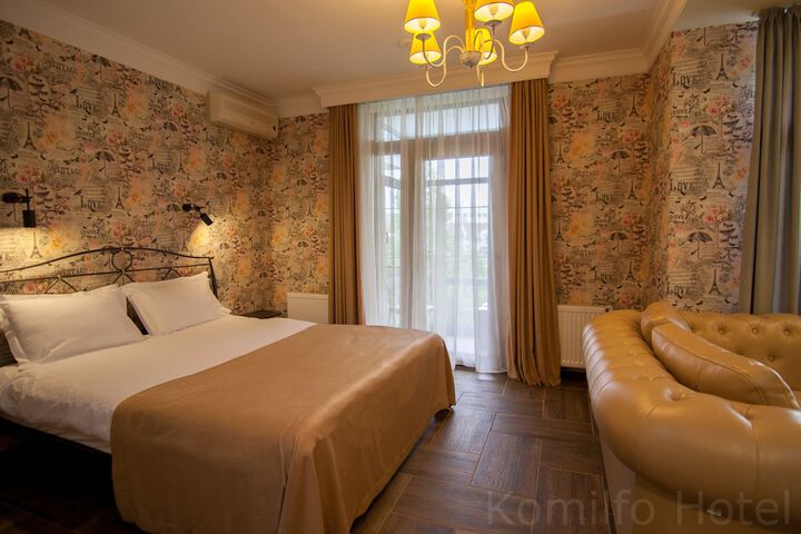 Room 13 of 81
