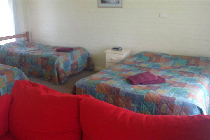 Room 6 of 17