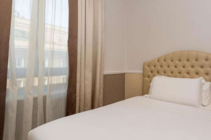 Room 45 of 175