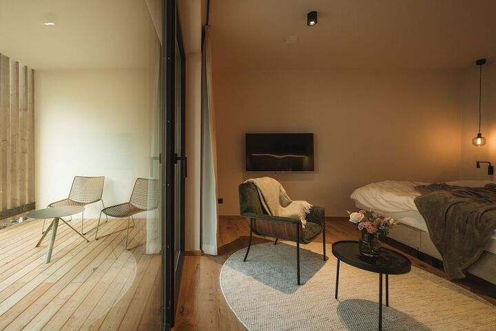 Room 10 of 67