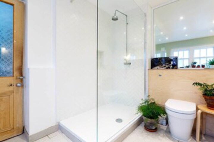Room 3 of 20