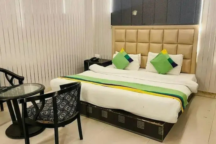 Hotel White Rock Sector 68 Sohna Road