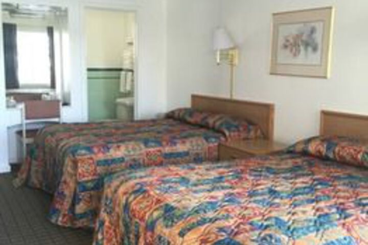 Room 6 of 15