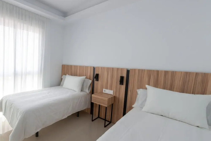 Room 2 of 16