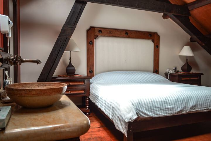 Room 7 of 49