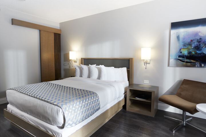 Room 10 of 76