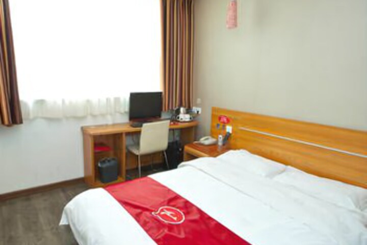 Room 2 of 7