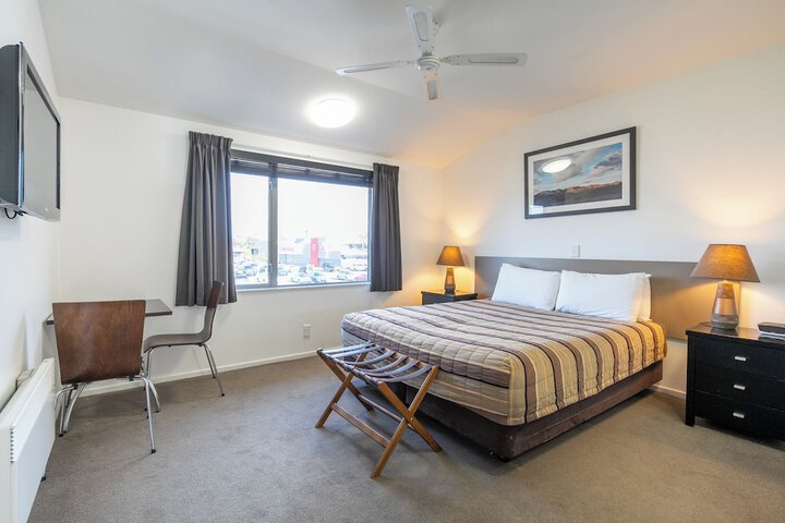 Room 5 of 19