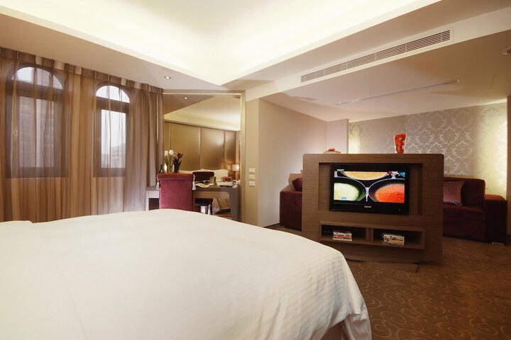 Room 4 of 30
