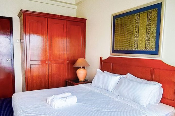 Room 202 of 650