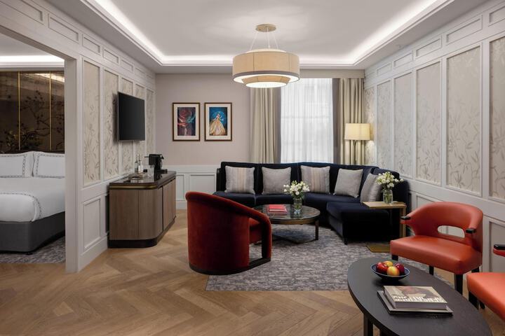Room 49 of 103