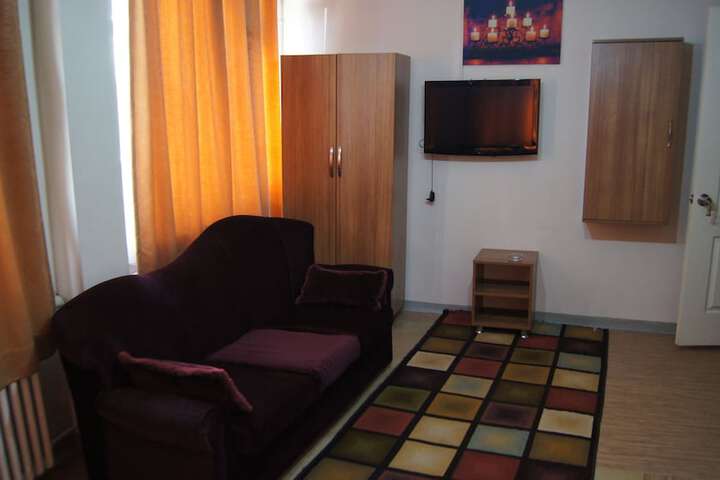 Room 11 of 26