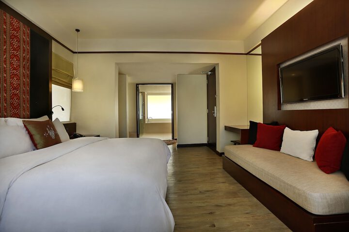Room 6 of 136