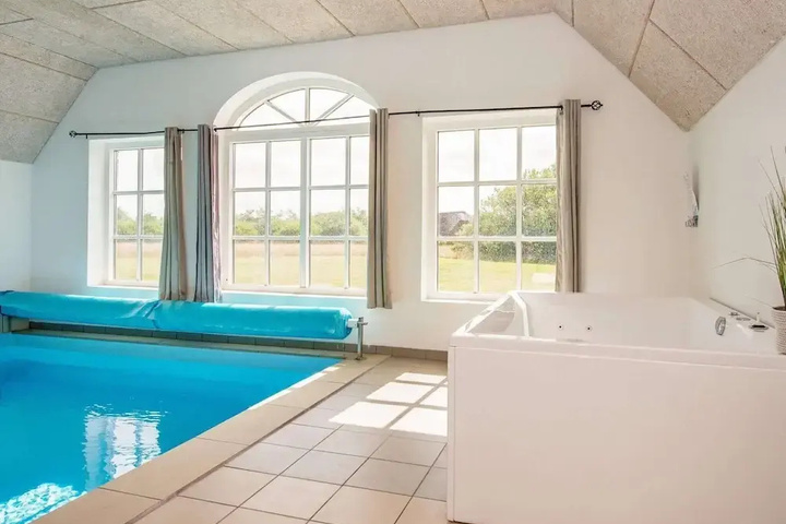 Pool 12 of 23