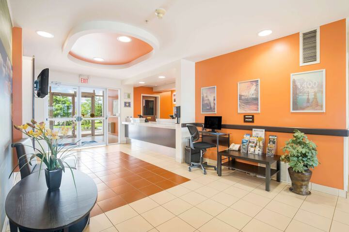 Guest Lobby