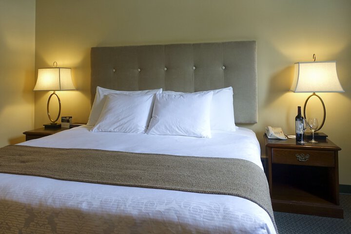 Room 4 of 18
