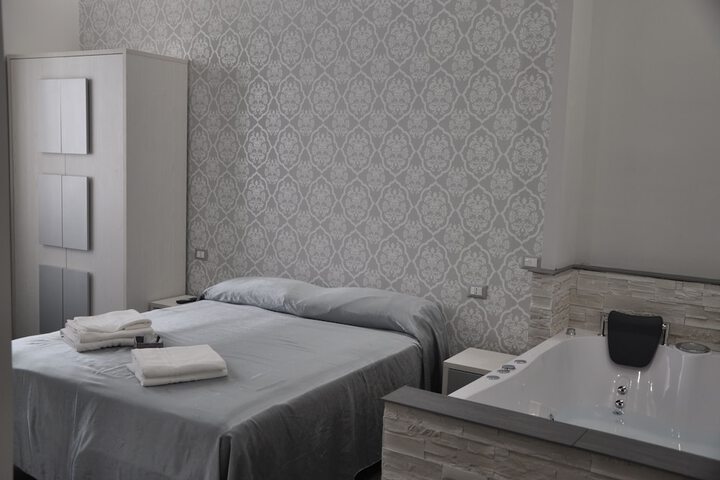 Room 4 of 26