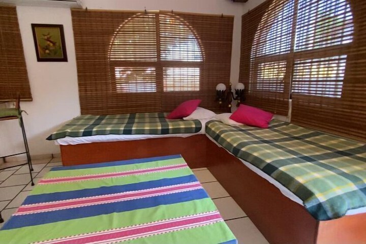 Room 17 of 37