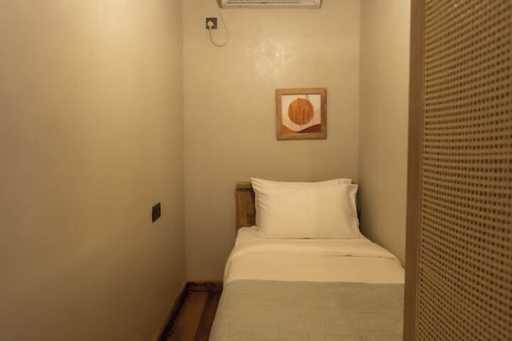 Room 85 of 222