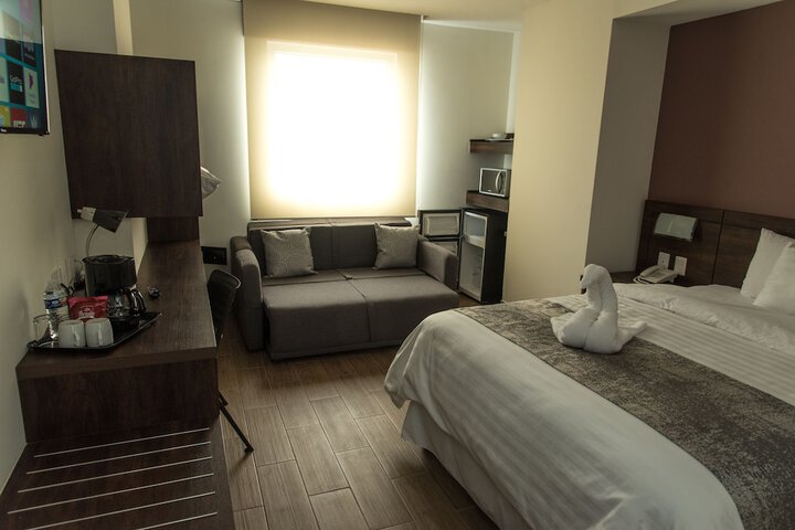 Room 16 of 44