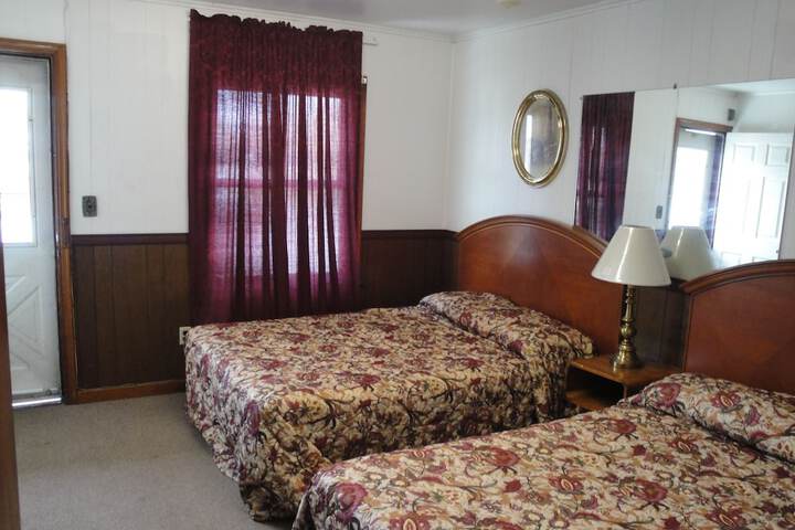 Room 2 of 8