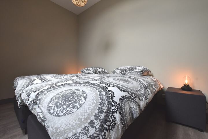 Room 12 of 89