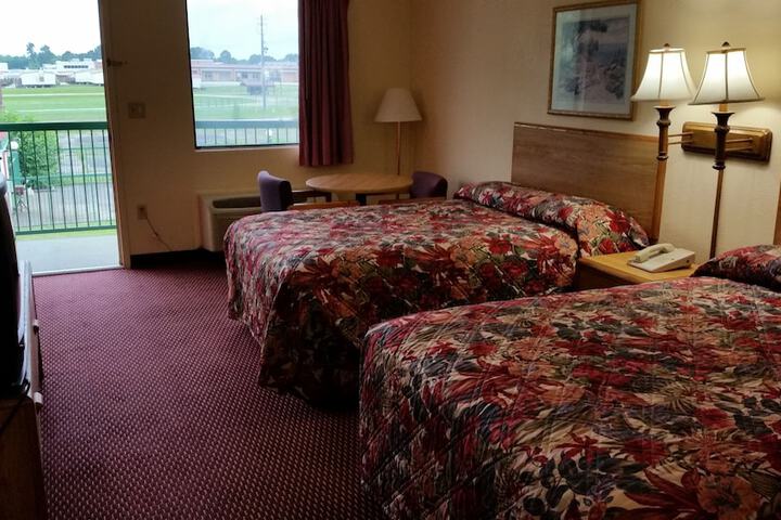 1 King Bed (6 of 9)