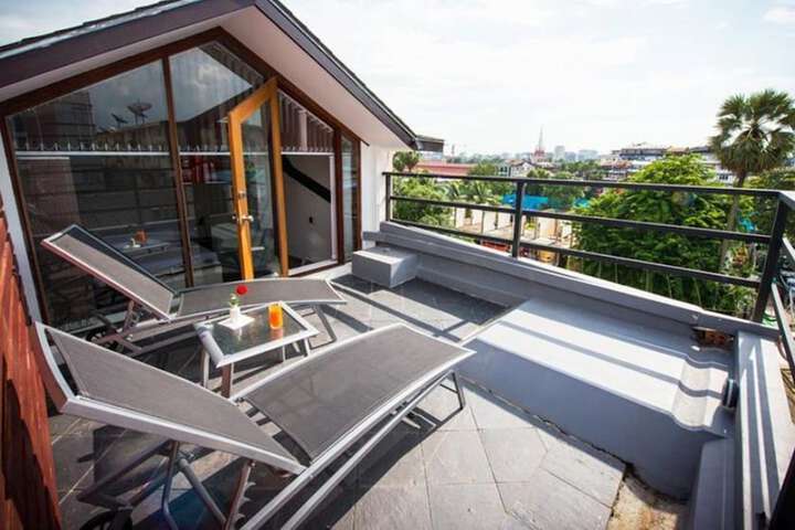 Sundeck 55 of 57