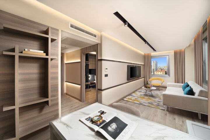 Room 36 of 62