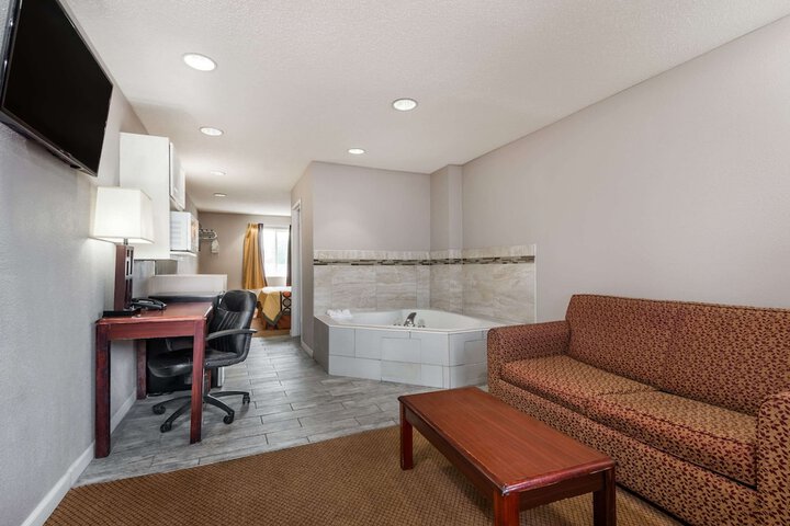 2 Queen Beds 1 Bedroom Suite (9 of 9)