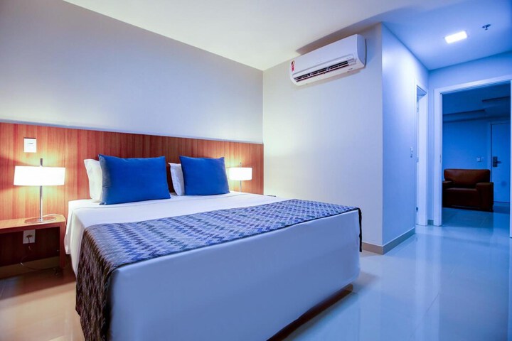 Room 13 of 38