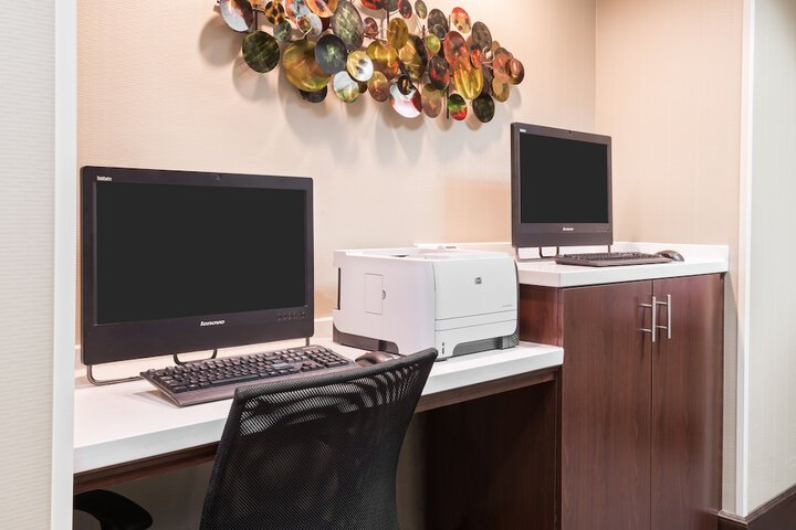 Business Center 31 of 36