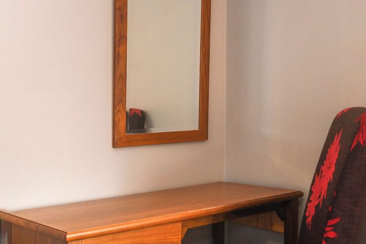 Room 13 of 216