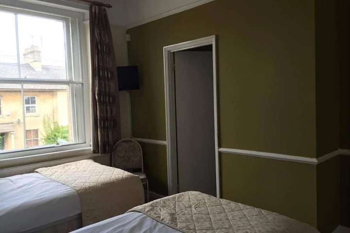 Room 8 of 8