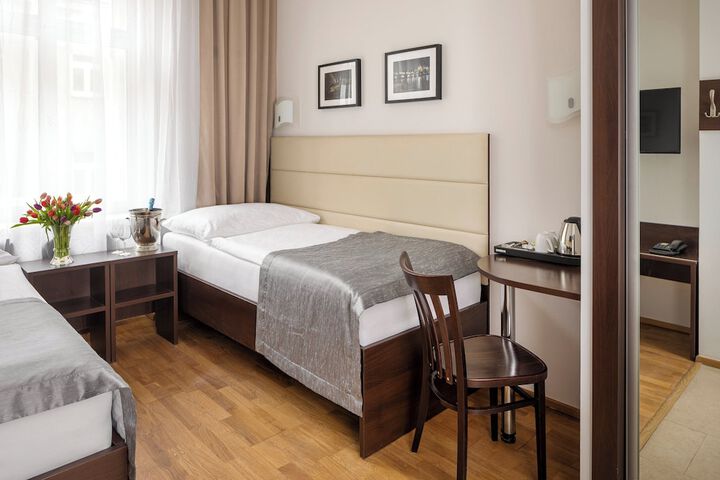Room 7 of 35