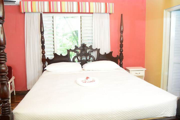 Room 3 of 32