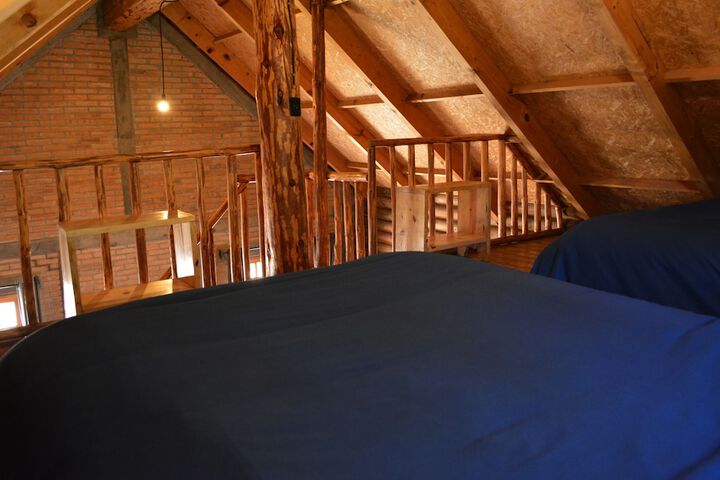 Room 4 of 80